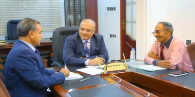 باذيب يناقش مع لصور استكمال إجراءات تنفيذ مشروع المستشفى التعليمي الجامعي في عدن